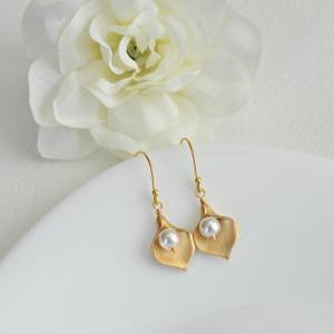 Calla Lily, White Swarovski Pearls Gold Plated..