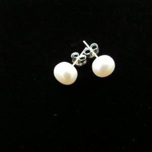 White Freshwater Pearl Sterling Silver Stud..